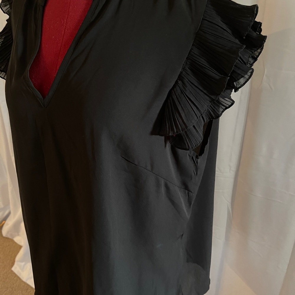 Blouse - Picture 2 of 3